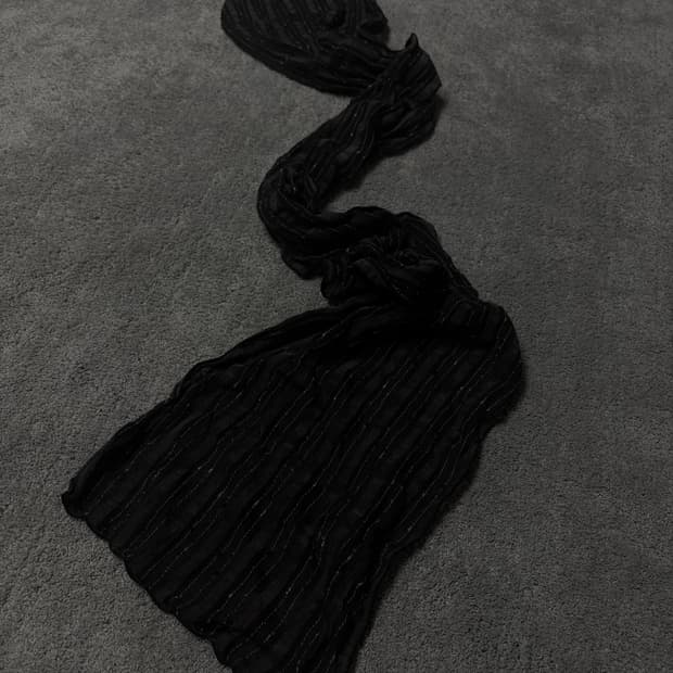 Vintage minimal grunge mood scarf
