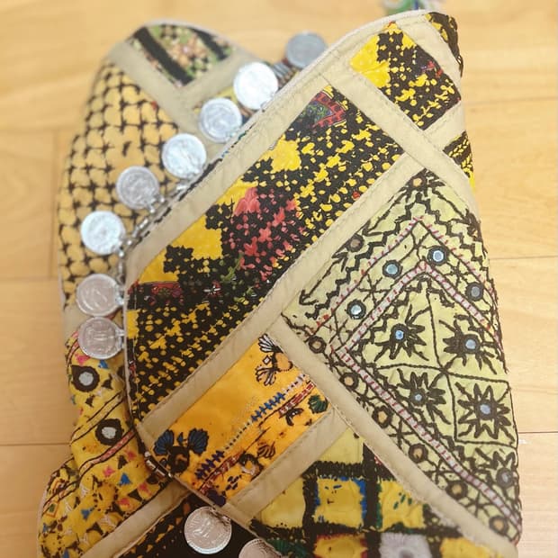 안틱 바틱 antik batik 자수 클러치