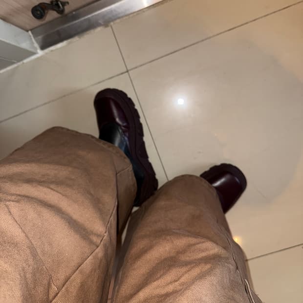 [43] 키코 코스카디노브 톤킨 부츠 버건디