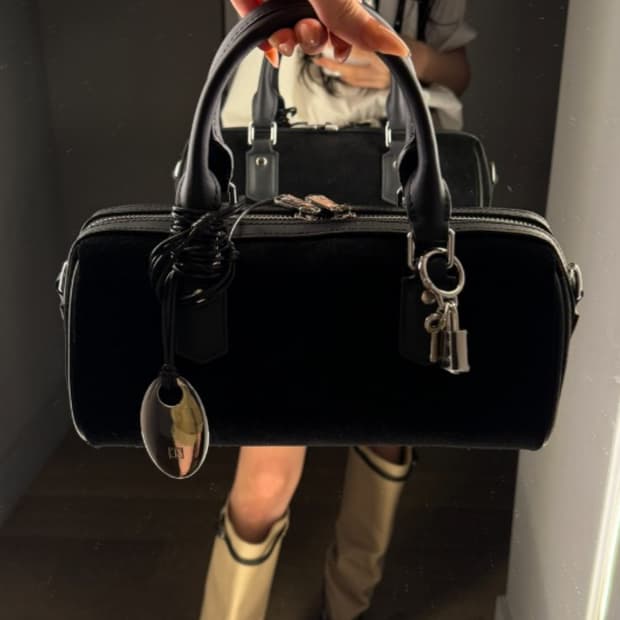 714center 스웨이드틸다백 판매해요(프리오더x)