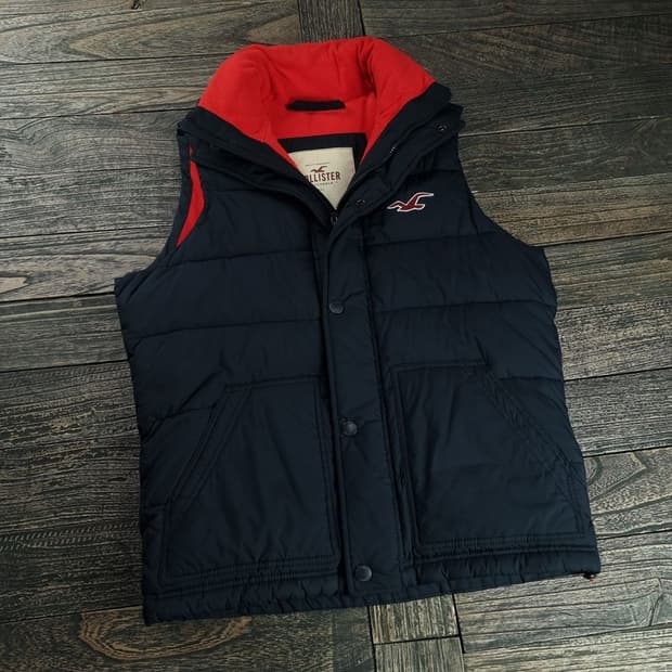 [홀리스터] 로고 패치 조끼 네이비 M18646