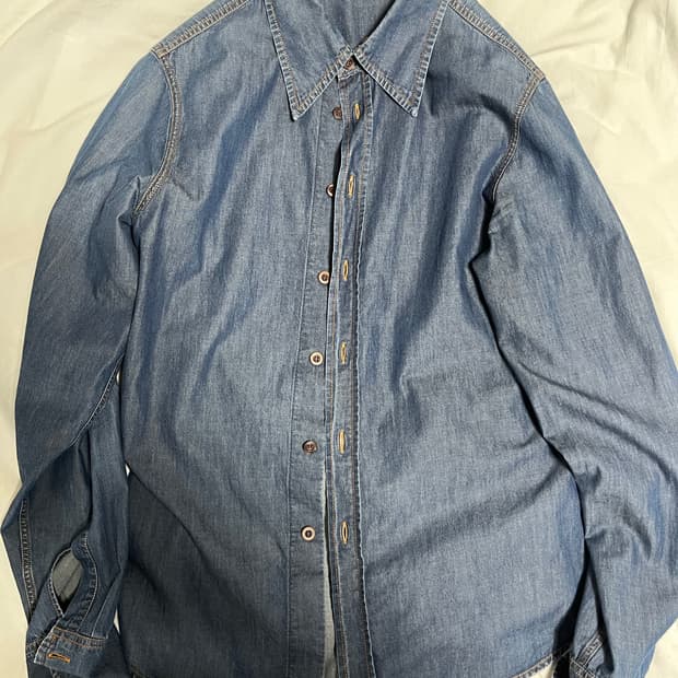 미우미우 샴브레이 셔츠 m