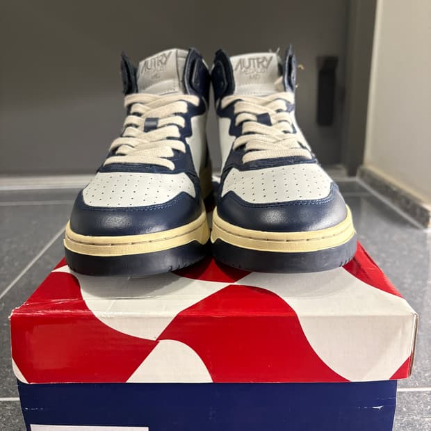 오트리 메달리스트 미드 남성용 네이비+화이트