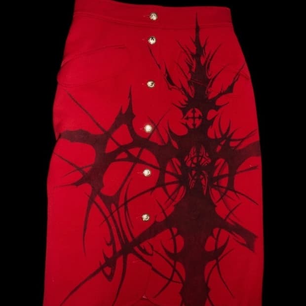 모스키노 레드 버튼 미디 스커트