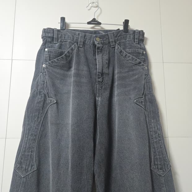 폴리테루 플뤠르 패치드 데님 팬츠 워시드 그레이  3사이즈