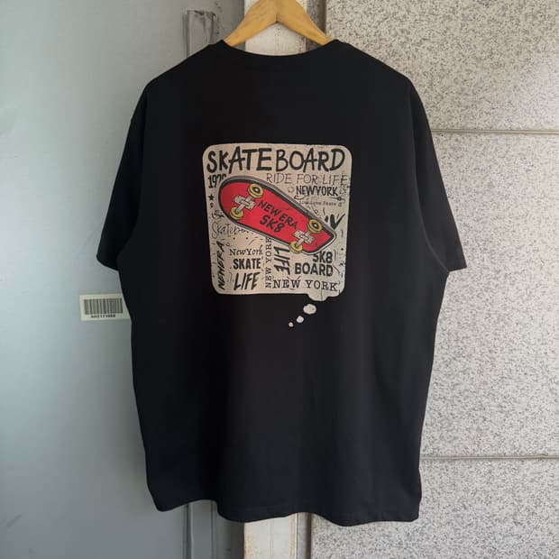 뉴에라 스케이트보드 로고 반팔티