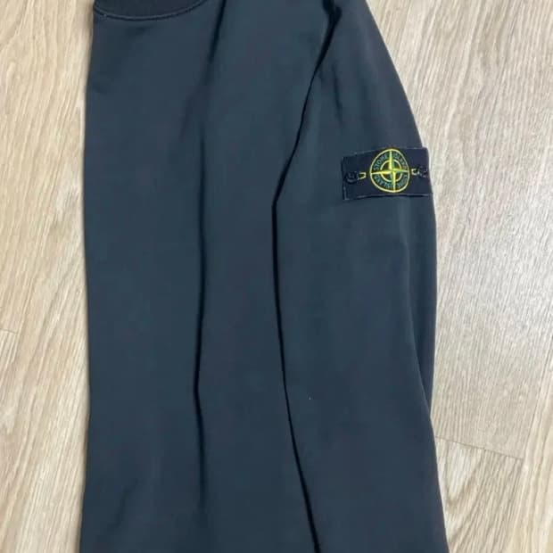 스톤 아일랜드 맨투맨