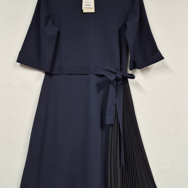 택새 빈폴레이디  쫀쫀  니트 원피스