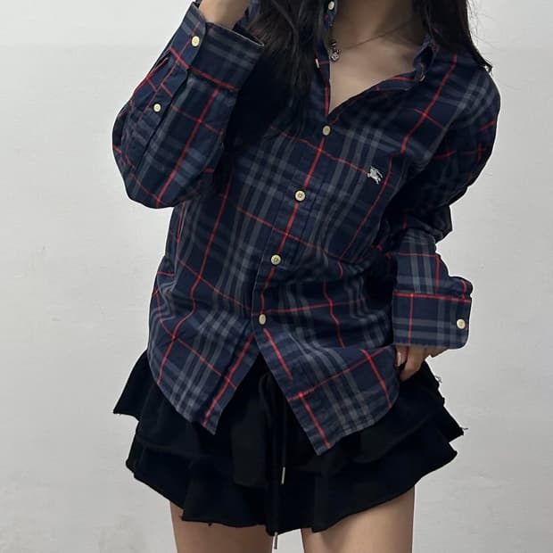 버버리 네이비 노바체크 빈티지 리메이크 크롭 셔츠(M)