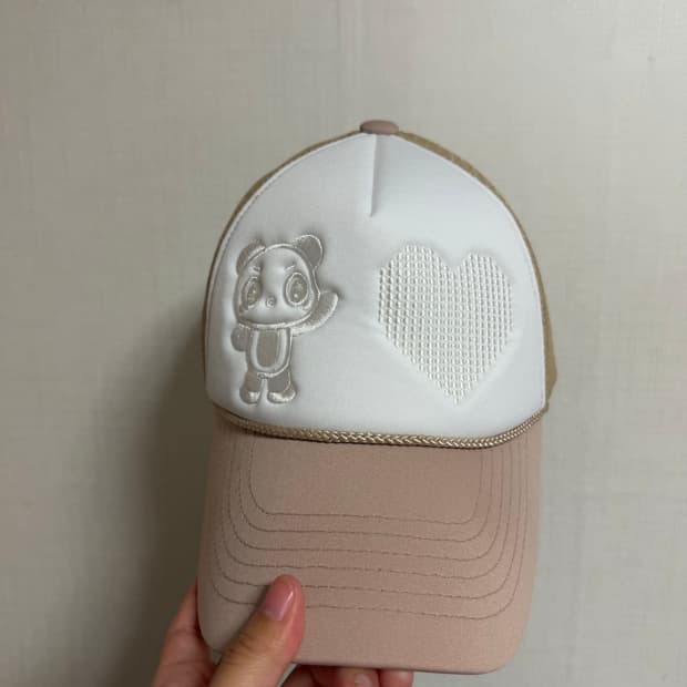 더뮤지엄비지터 하트판다 캡