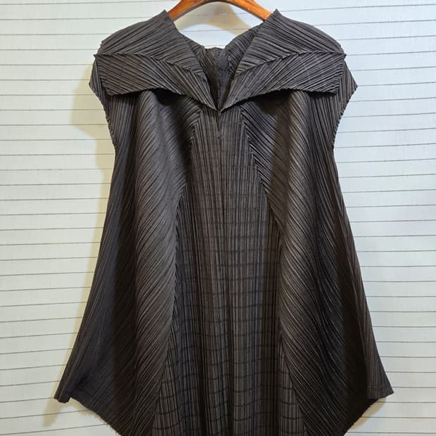 이세이미야케 플리츠플리츠 브라운 블라우스