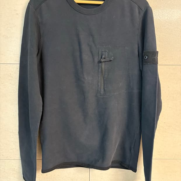 스톤아일랜드 고스트피스 포켓 맨투맨