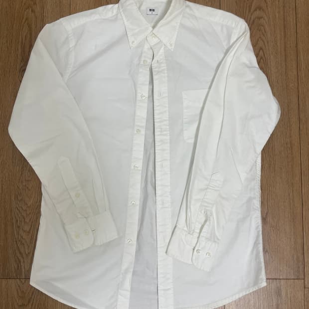 유니클로 흰색 셔츠