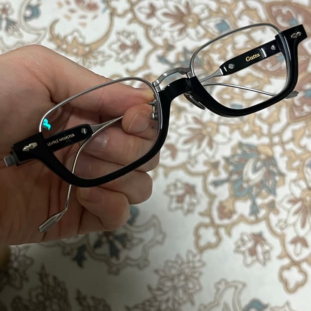 젠틀몬스터 가타 역무테 안경