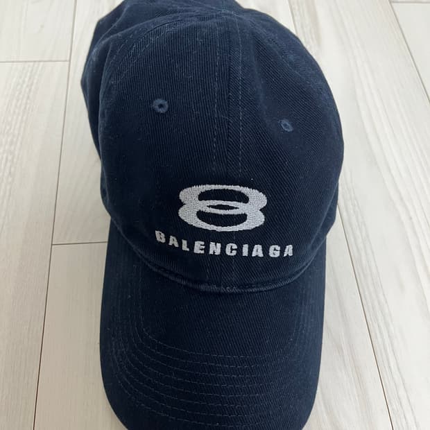 발렌시아가 스노우 볼캡