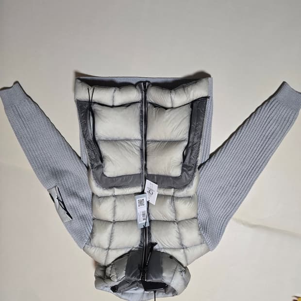 Cp컴퍼니 니트패딩 코익