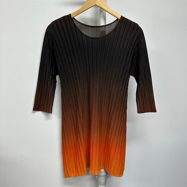 이세이미야케 플리츠플리즈 그라데이션 롱 탑