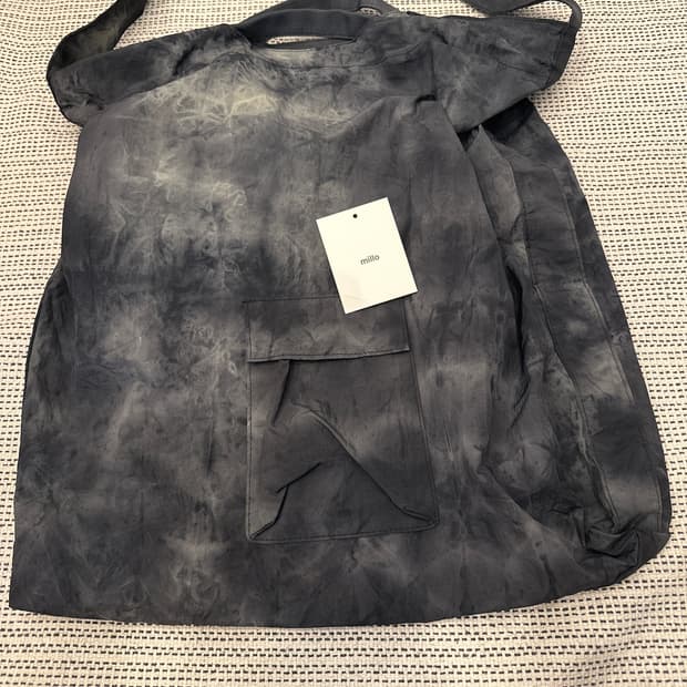 밀로 다잉 나이론 숄더백