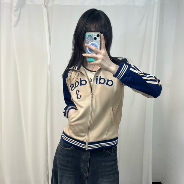 Adidas 00’s beige jersey 