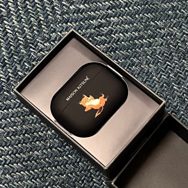 [새상품] 메종 키츠네 에어팟 프로 케이스