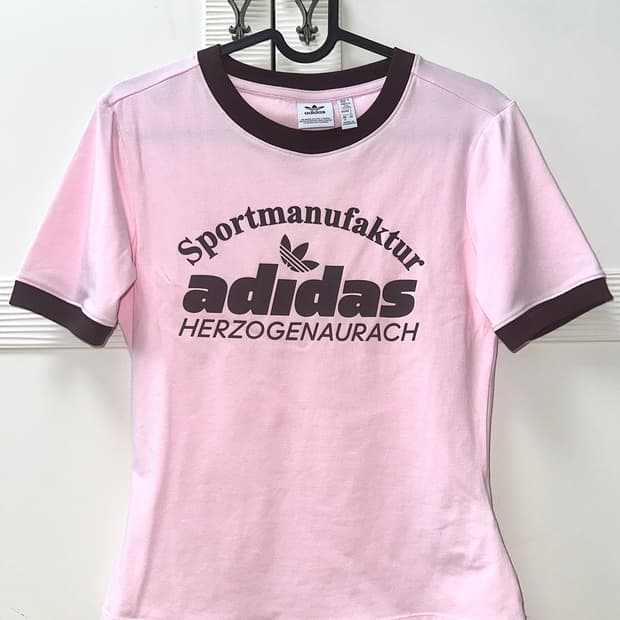 아디다스 레트로 그래픽 티 핑크 M사이즈 IR6087
