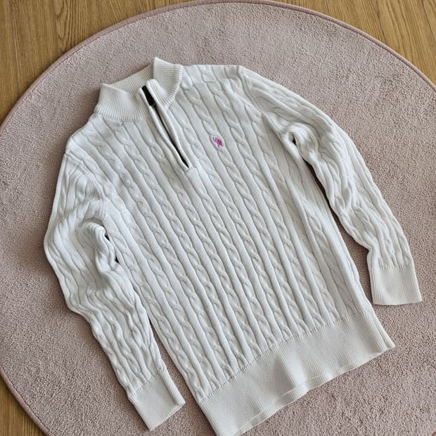 Us폴로 화이트 꽈베기니트