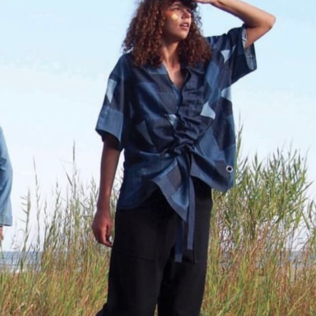 꼼데가르송 에드위나홀 탑