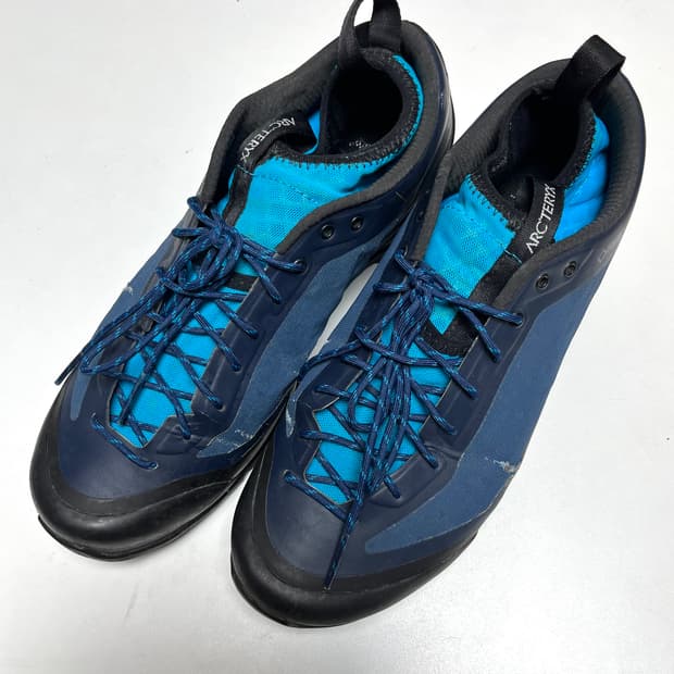 아크테릭스 등산화 (고어텍스)