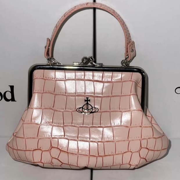 비비안웨스트우드 아카이브 핑크 레더 orb 은장 핸드 체인 크로스백