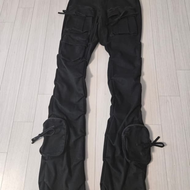 스모크 라이즈(Smoke Rise) 블랙 멀티포켓 카고 팬츠 / S사이