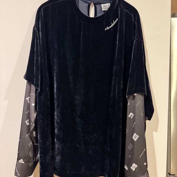 스탠드얼론 벨벳 티셔츠