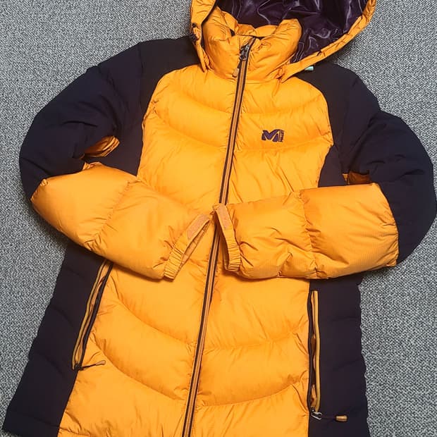 밀레 덕다운 여성 패딩  100L  로 90-95  적당