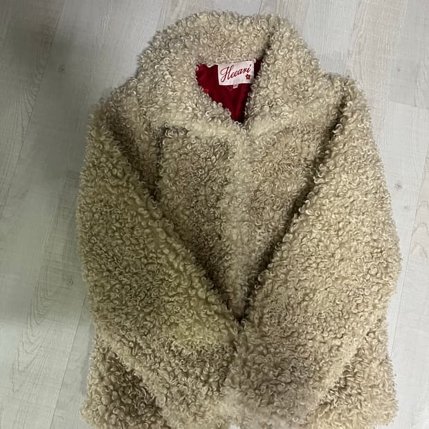 샵히어리 앙쥬 퍼 하프 코트 베이지