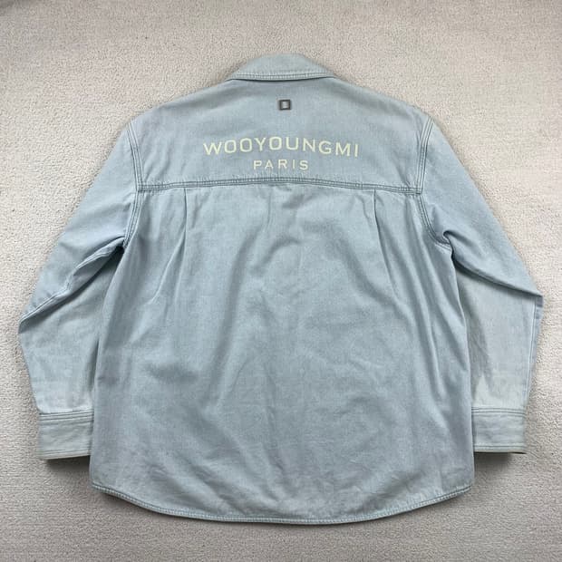 우영미 24SS 백로고 데님 셔츠 자켓 라이트블루