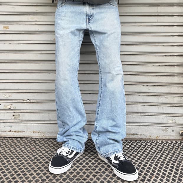 00‘s Levi’s 517 Boot Cut