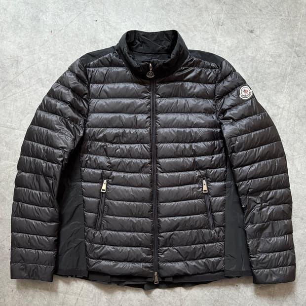 Moncler 몽클레르 블랙 경량 패딩