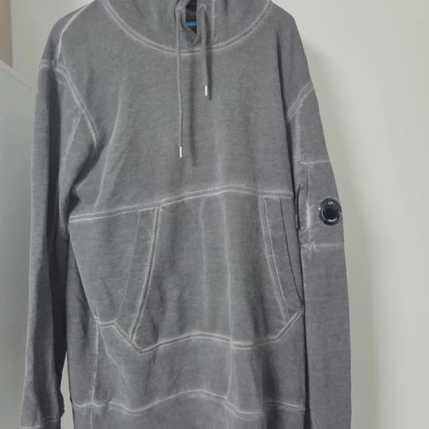 백화점텍)  cp컴퍼니 피그먼트 후드티 105 사이즈  상태 9.5/10