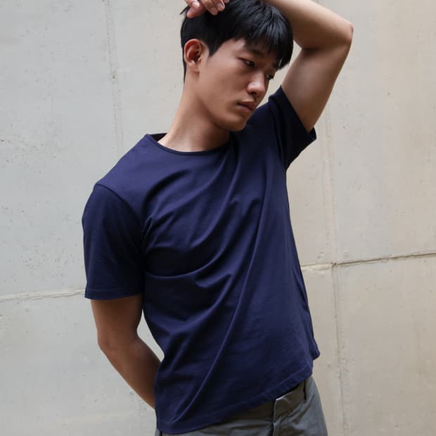 Socio shop essential tee 소시오 샵 에센셜 티