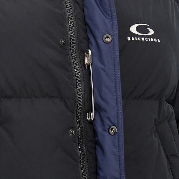 발렌시아가 개큰 옷핀 삽니다