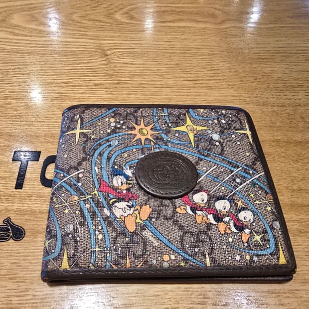 구찌 도널드 한정판 반지갑