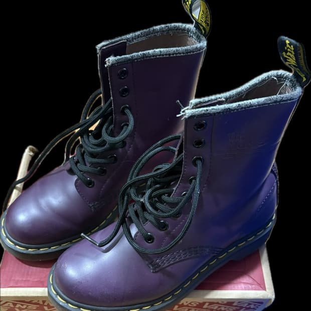 닥터마틴 퍼플 8홀 uk4
