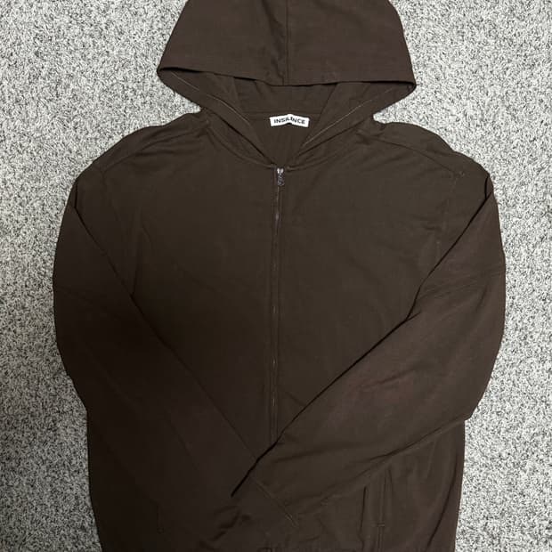 인사일런스 라이트웨이트 집업 후디 브라운