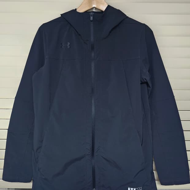 언더아머 블랙 후드 바람막이 자켓 L