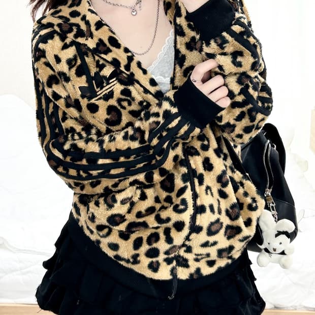 아디다스 빅로고 레오파드 플리스 후드집업