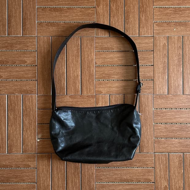 Legato largo fake leather cross bag