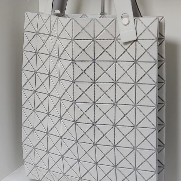 [바오바오] 플리츠플리즈 프리즘 플러스 토트백