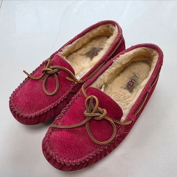 (중고) UGG 어그 다코타 여성 플랫 로퍼 240사이즈