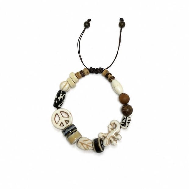 01. veggie gecko wood bracelet