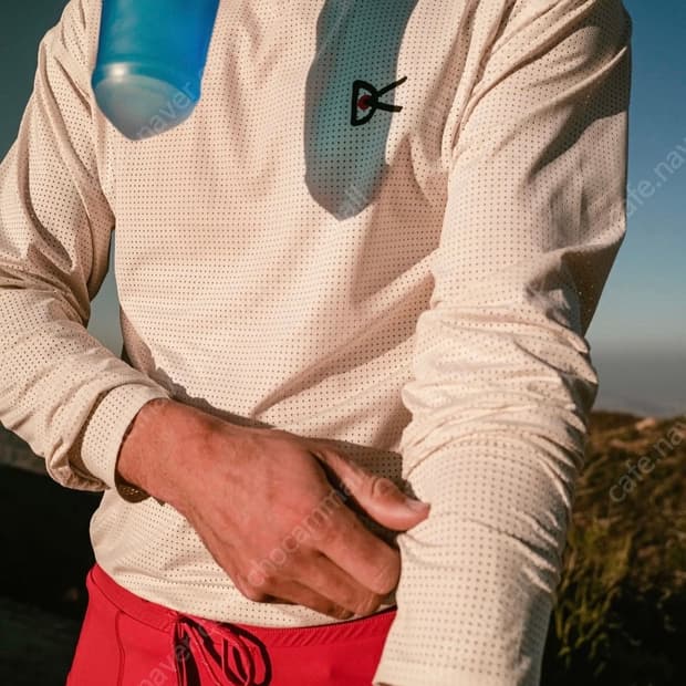 삽니다)디스트릭트비전 피스테크 롱슬리브 