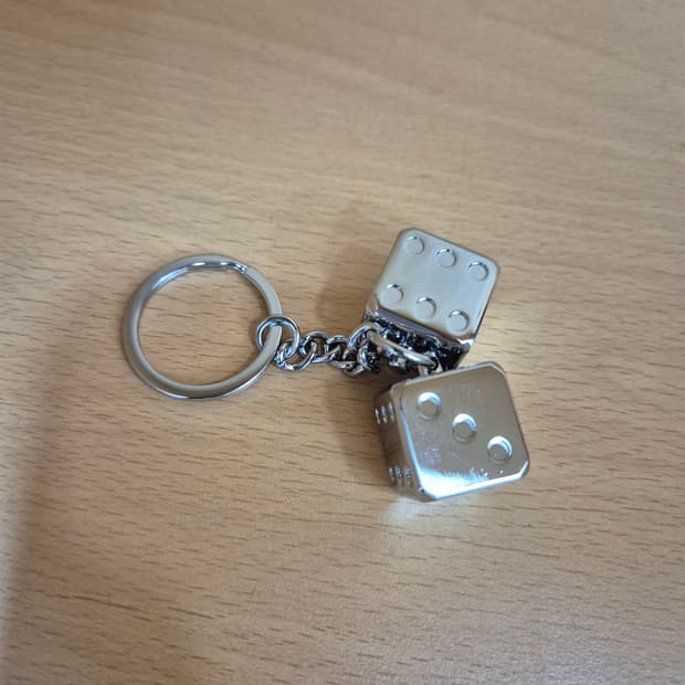 스투시 다이스 키링